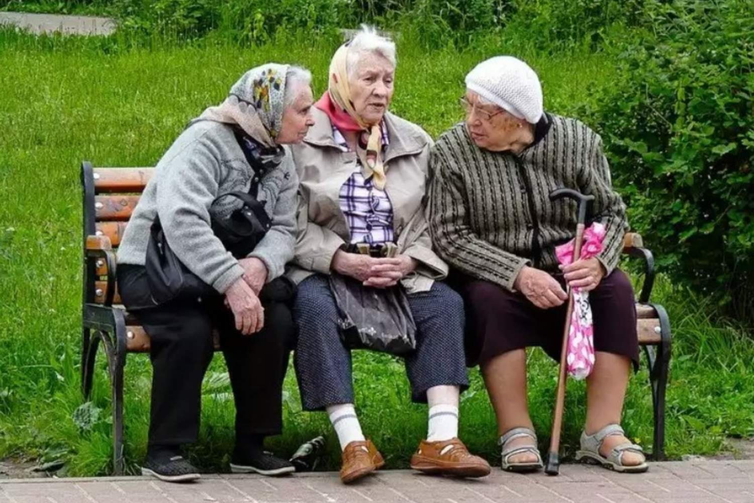Отстань от внука, потаскуха